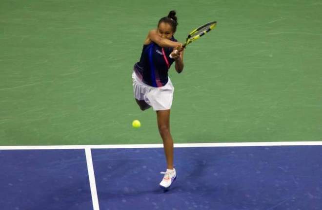 中都表现出 中都表现出