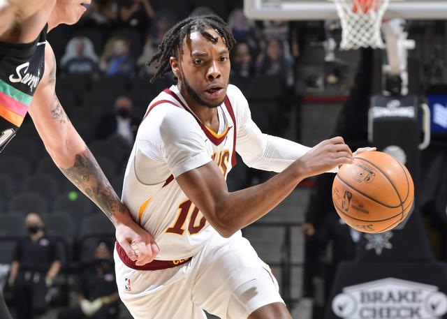 球员各自发 球员各自发