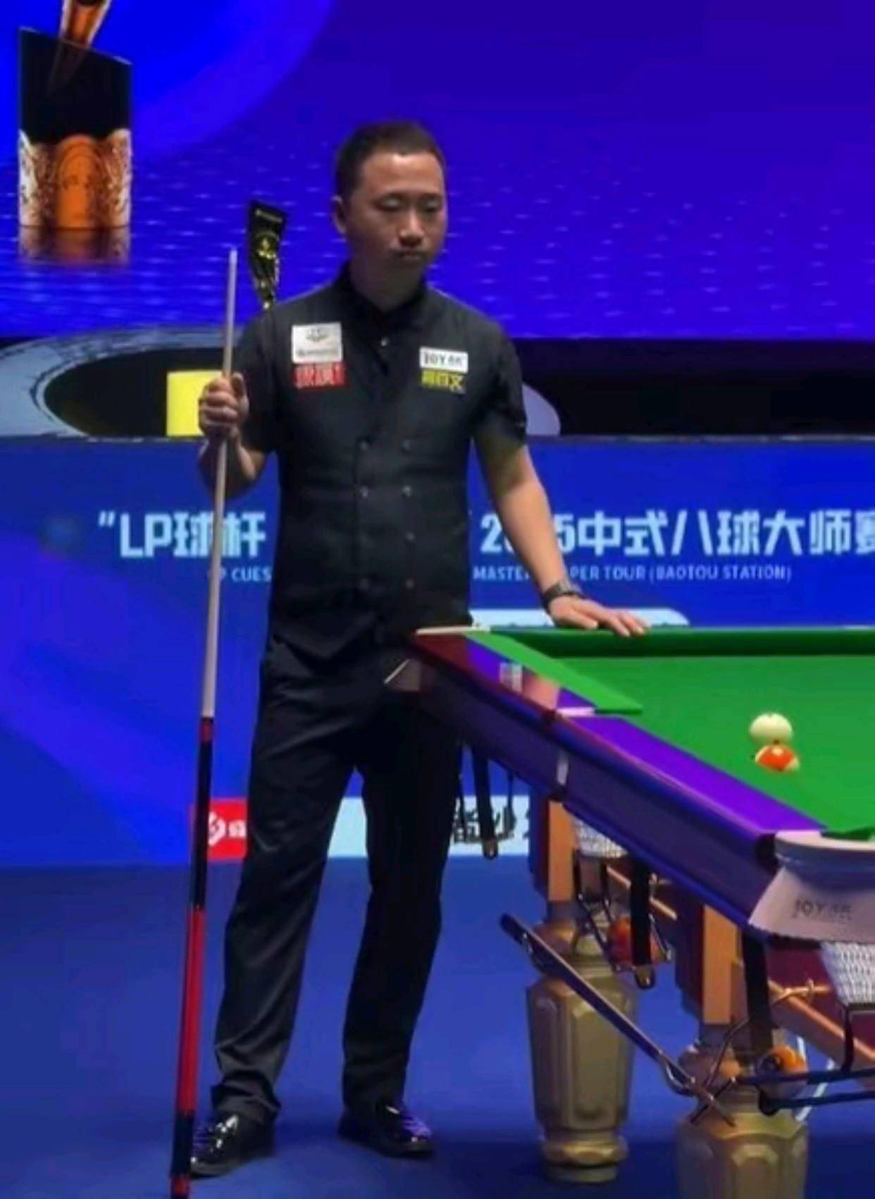 但他在比赛 但他在比赛