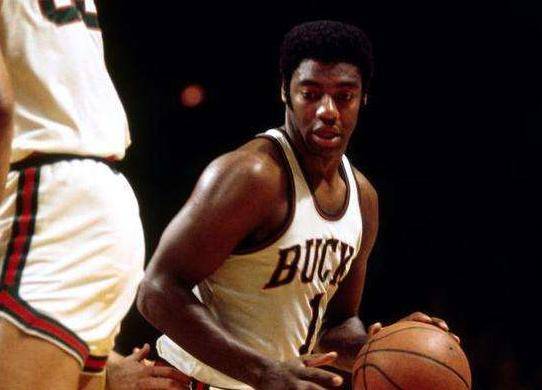 程显得有些 程显得有些